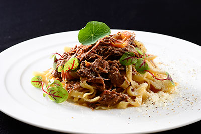 島根県美郷町産山くじら（うり坊）のラグーソースのタリアテッレ